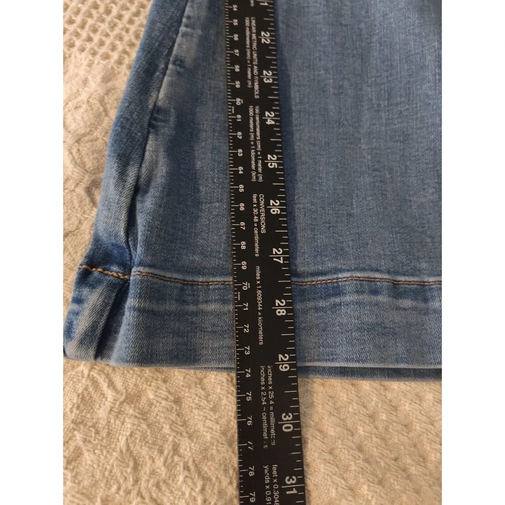 American Eagle Festival Flare‎ Jeans High Rise Patch Pocket 8 Short